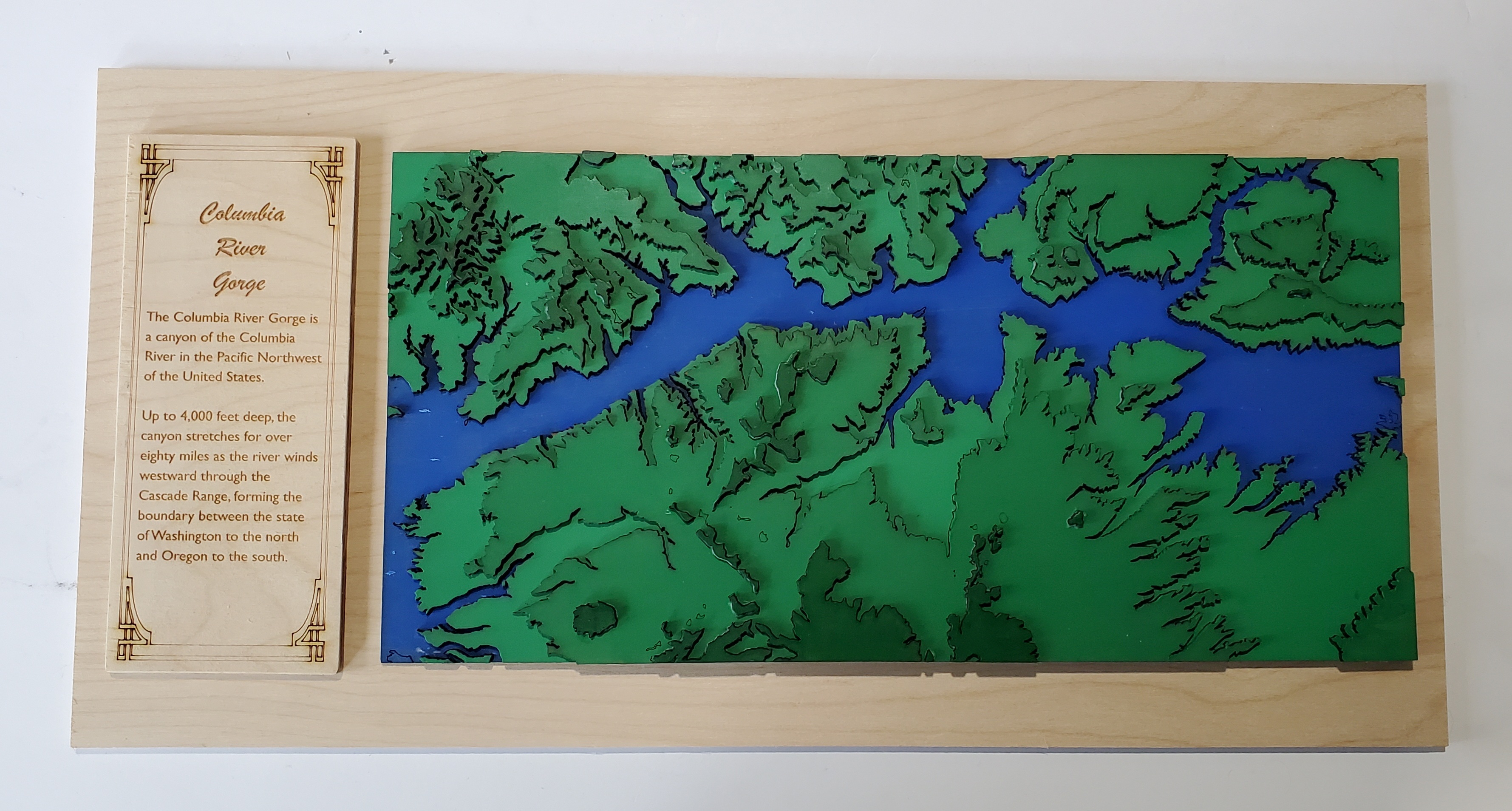 Topographical Map Cutout of the Columbia River Gorge